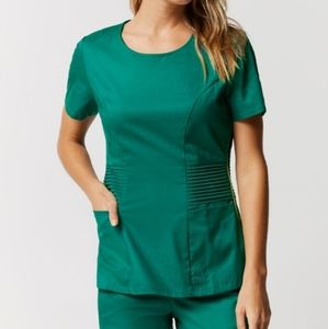 JAANUU Pintuck top in hunter green **size M**
